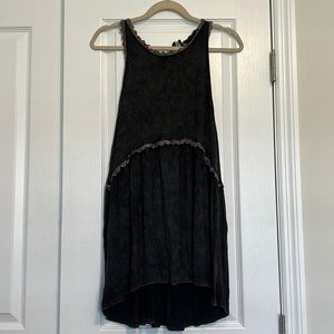 POL sleeveless black flowy top w/ detailing around arms/waist, VGUC, size large